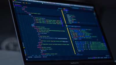 How to Choose Between WordPress and Headless CMS in 2026